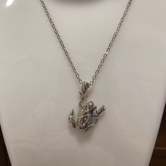 NWOT - New EFFY Silvertone Necklace & Frog Charm - Picture 10 of 10